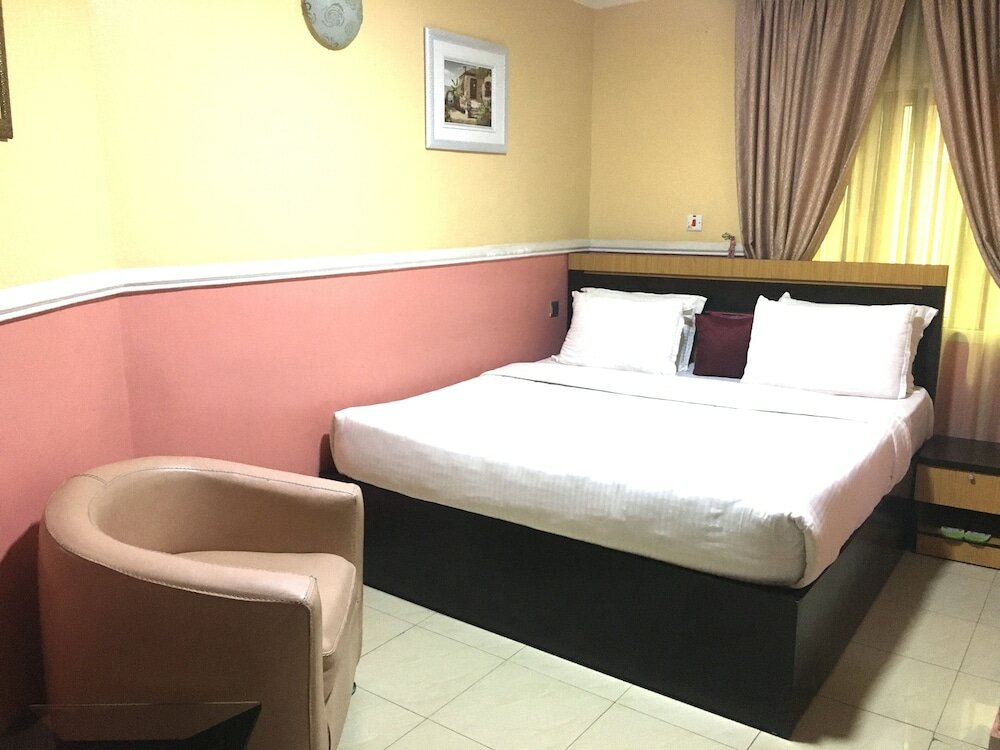 Фото Sweet Savor Hotels & Suites