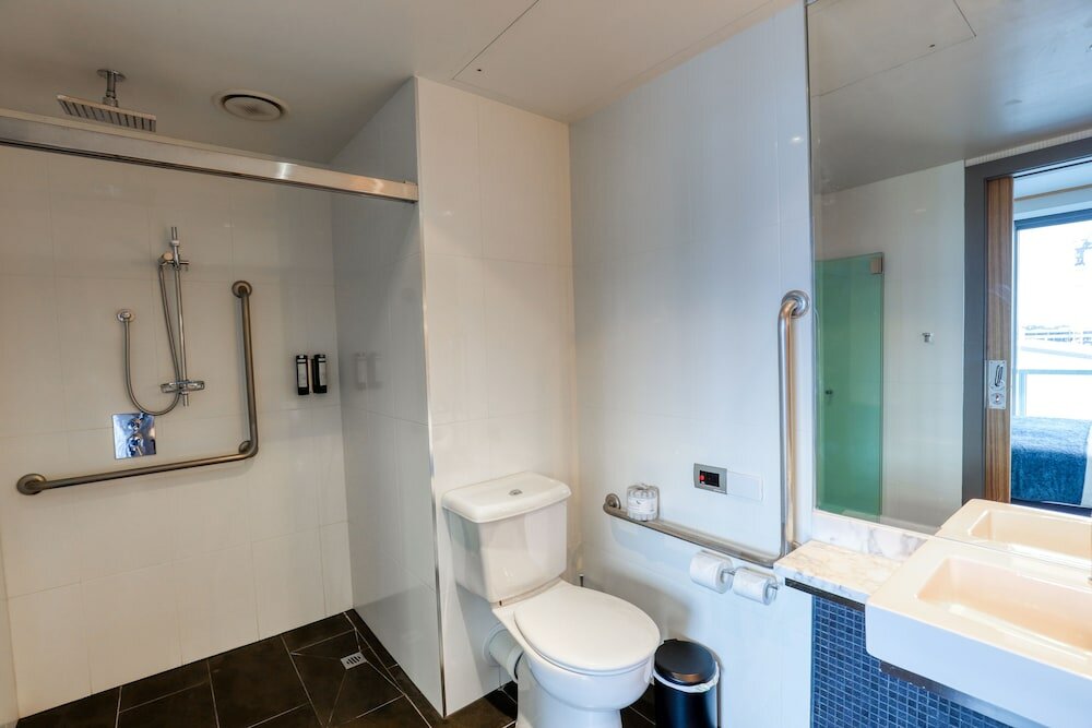 Фото Marsden Viaduct Hotel