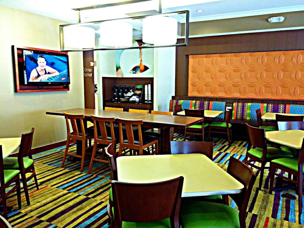 Фото Fairfield Inn by Marriott Orlando Airport