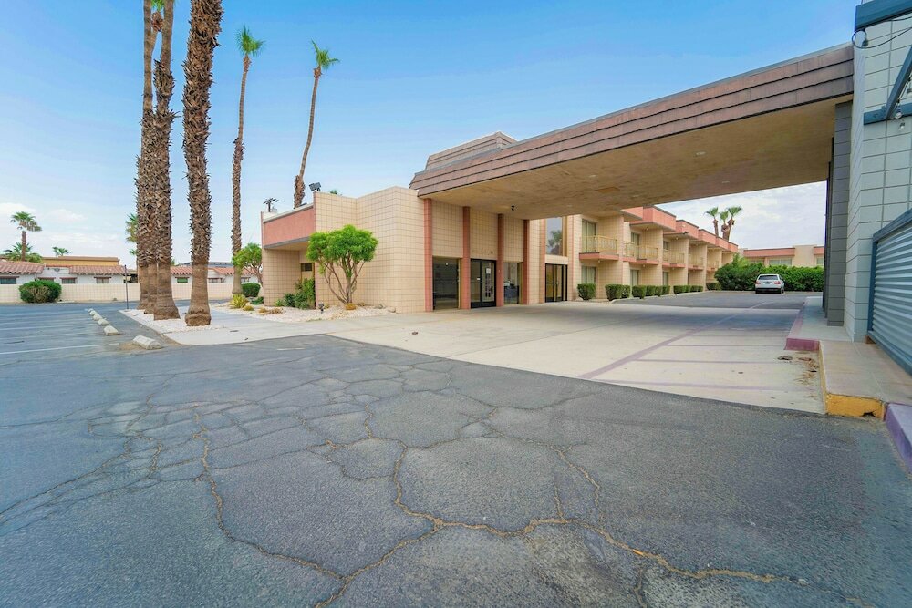 Фото Royal Plaza Inn