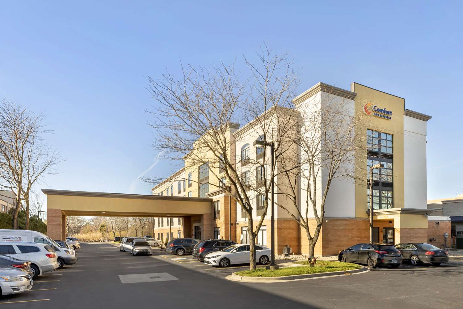 Фото Comfort Inn & Suites Arlington Heights - Schaumburg