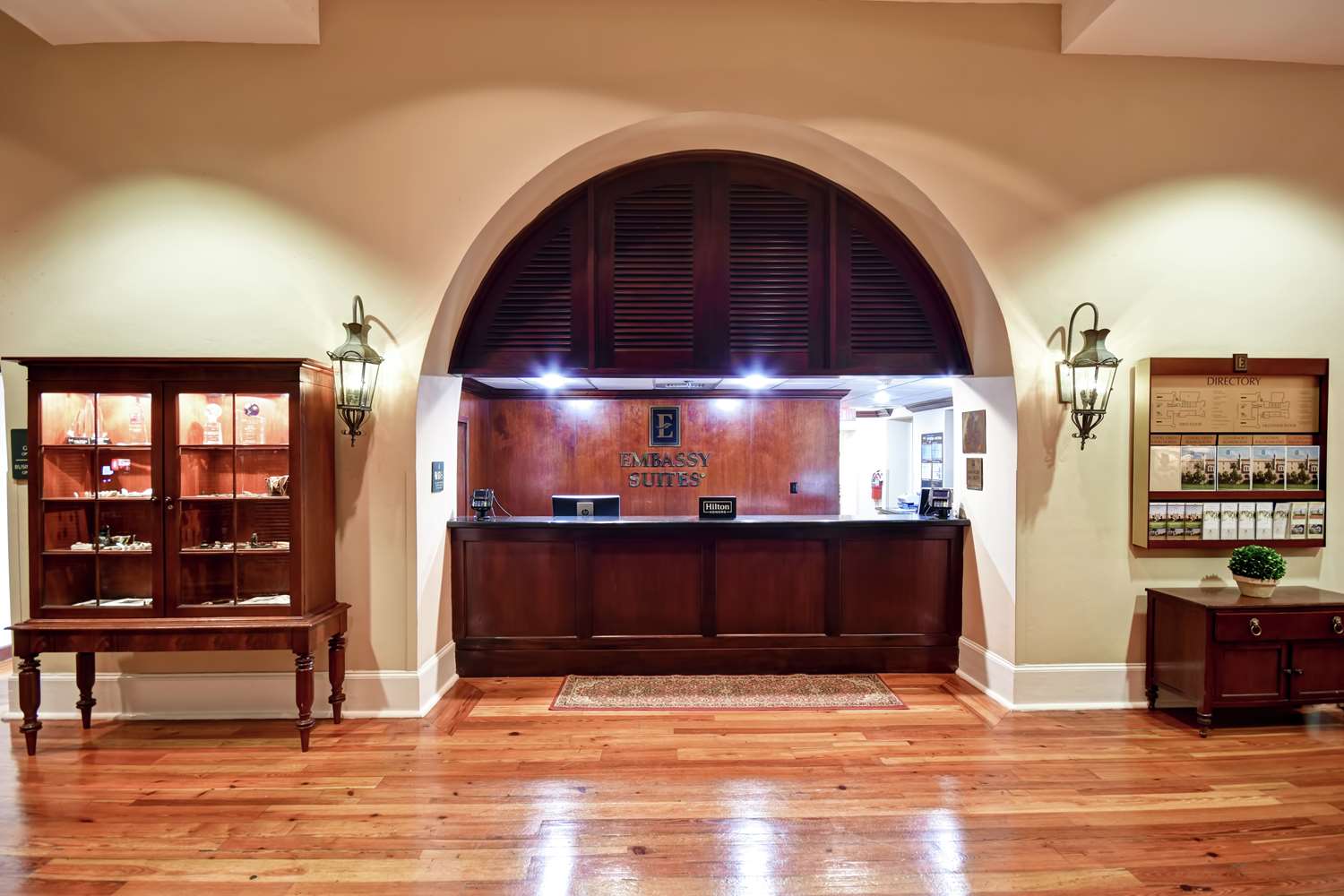 Фото Embassy Suites by Hilton Charleston Historic District