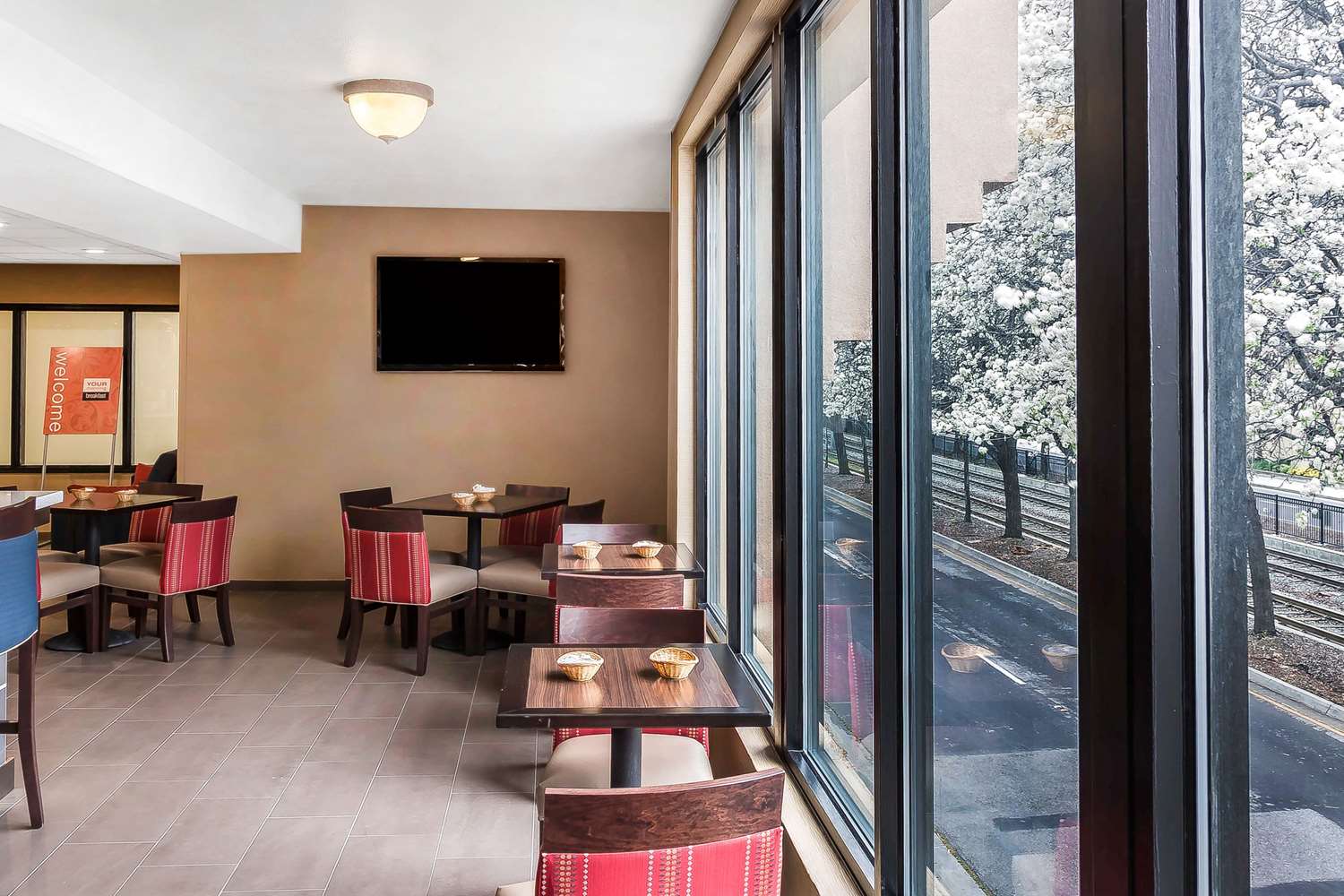 Фото Comfort Suites San Jose Airport