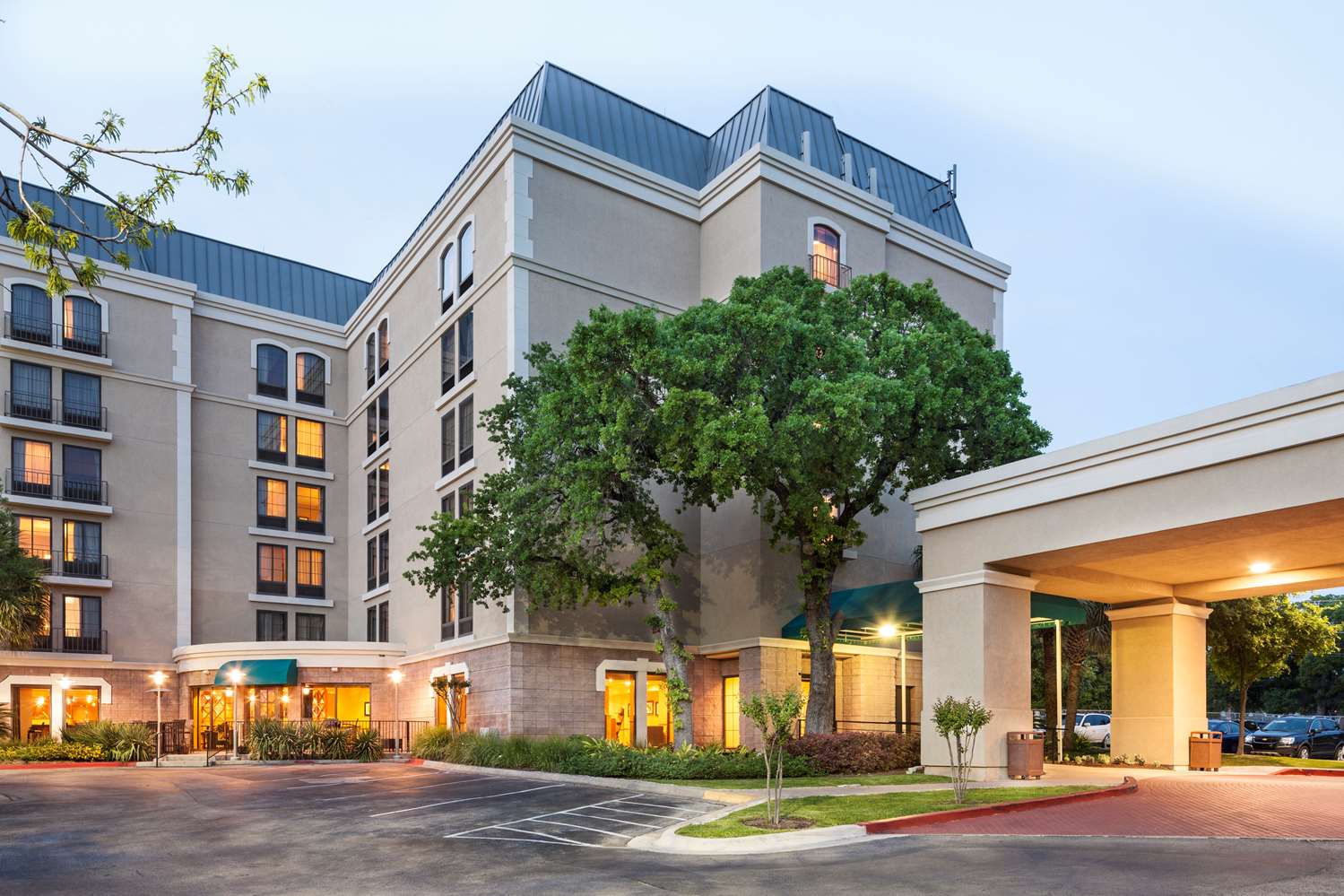 Фото DoubleTree by Hilton Austin - University Area