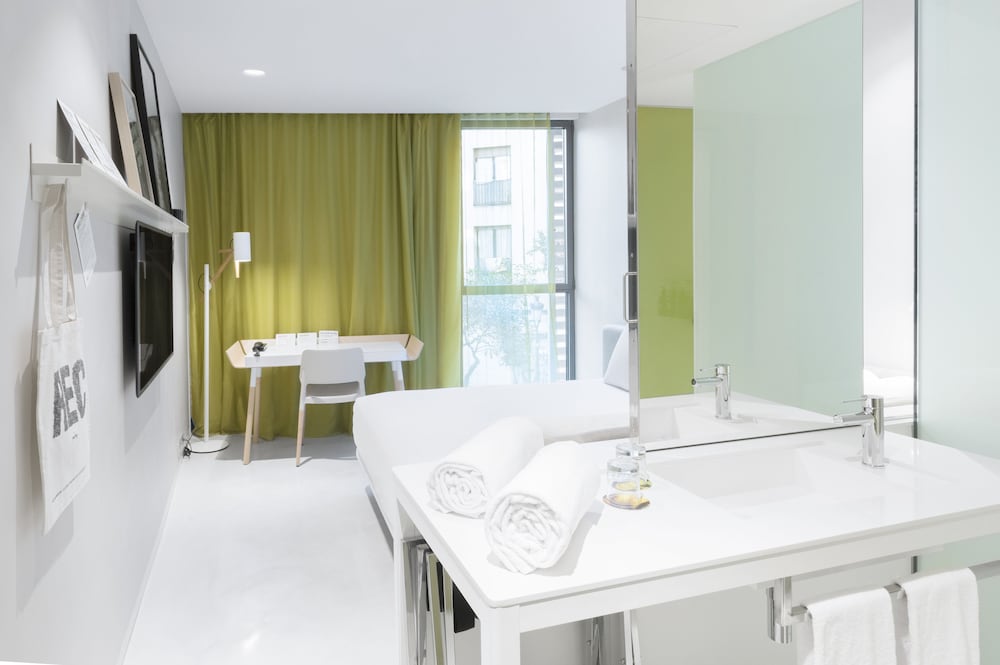 Фото Hotel Rec Barcelona - Adults only