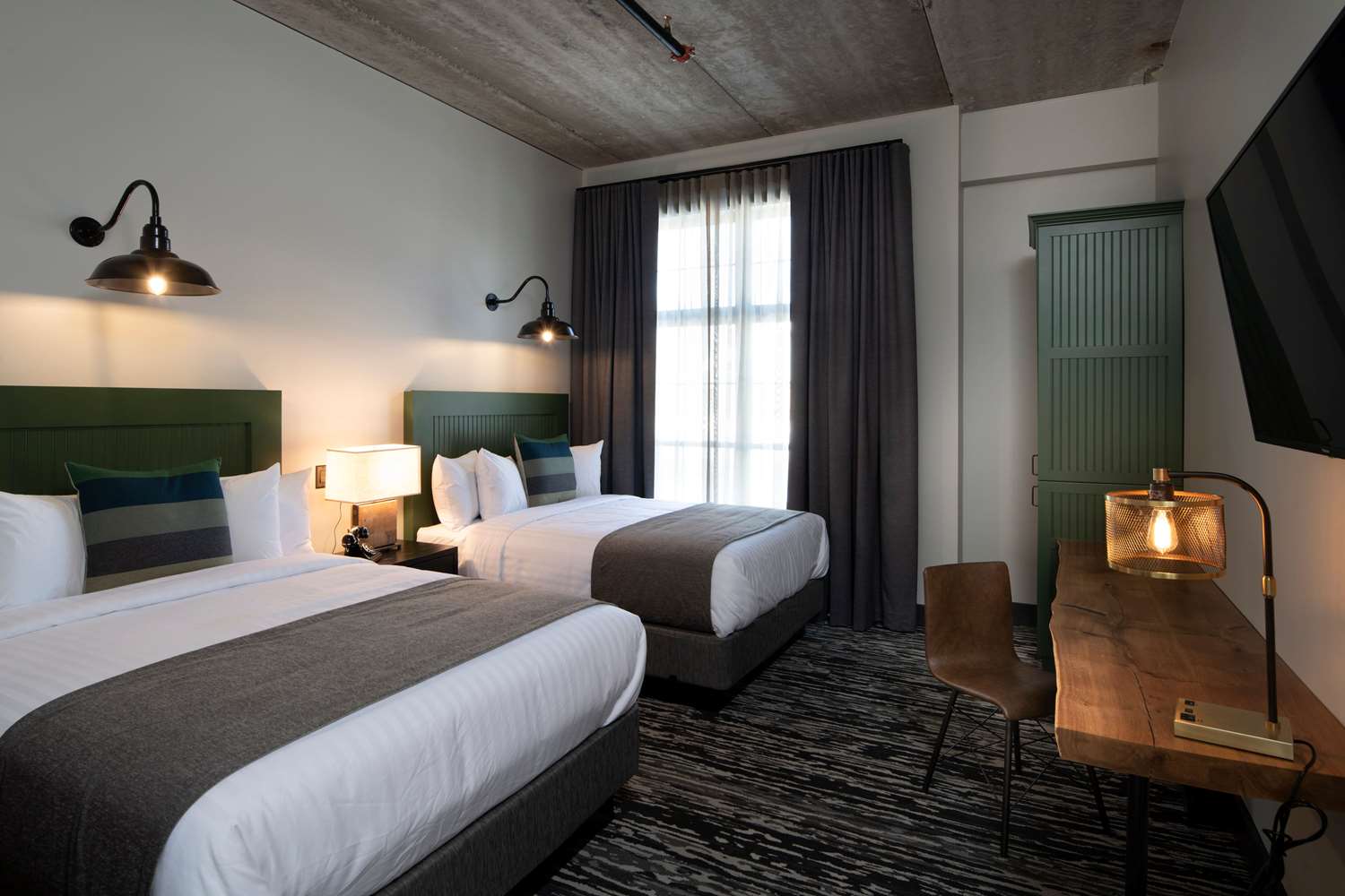 Фото отеля 2