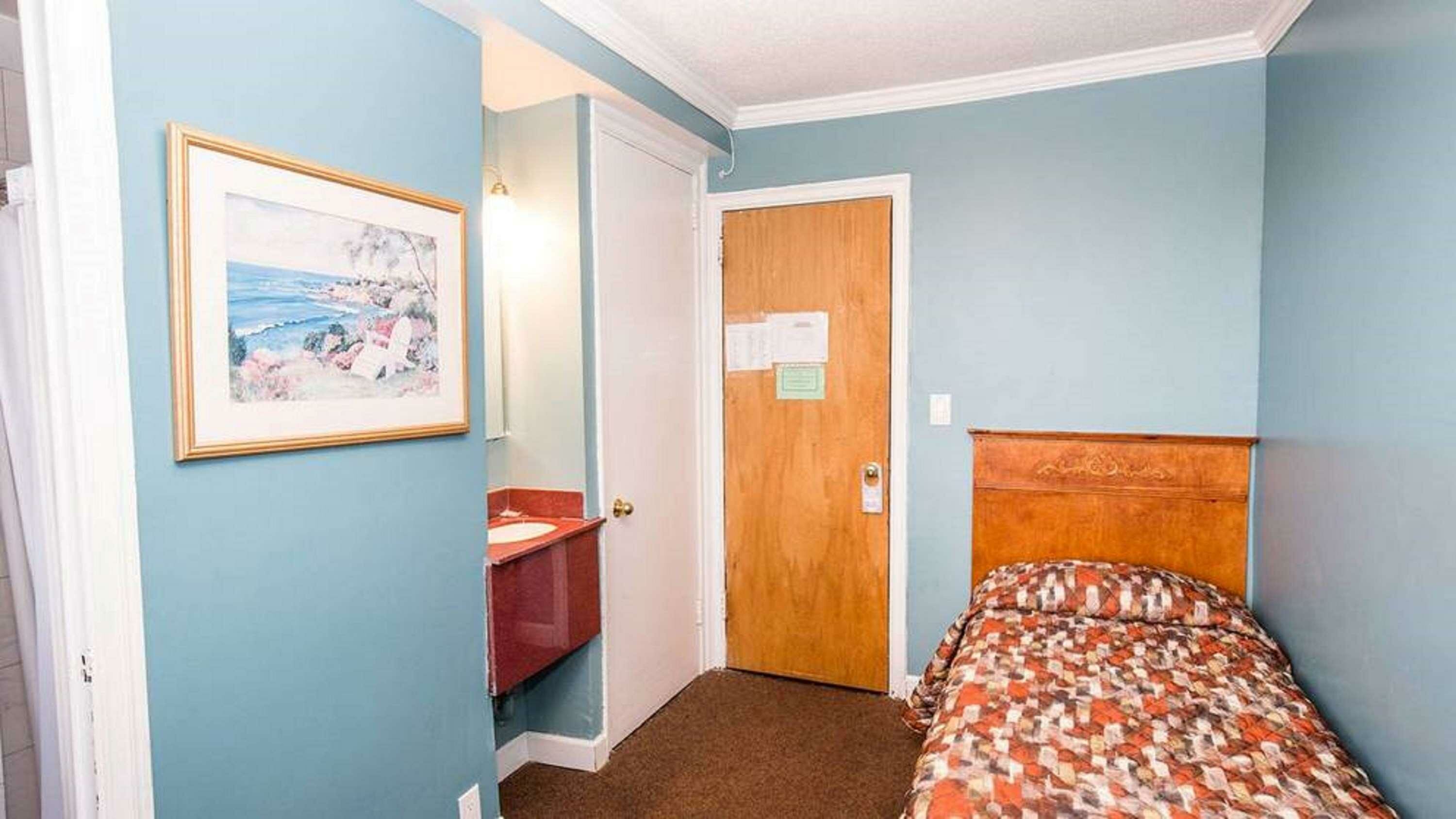 Фото Riverside Tower Hotel