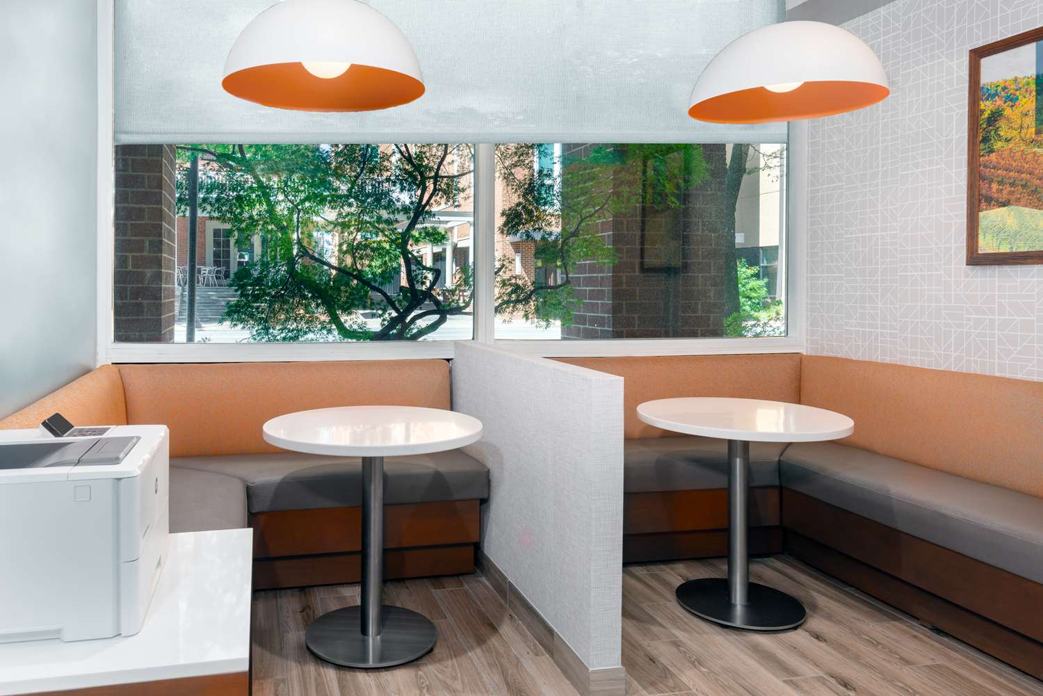 Фото Hampton Inn & Suites Charlottesville-At the University