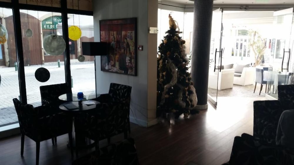 Фото Livadhiotis City Hotel