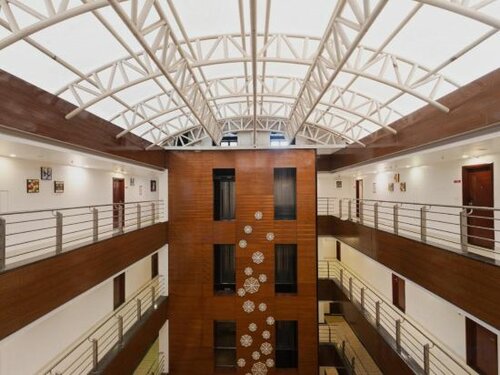 Гостиница Diamond Palace Lords Plaza в Бхери