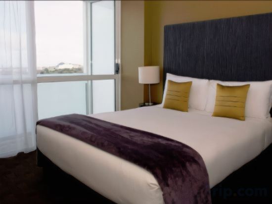 Фото The Quadrant Hotel & Suites