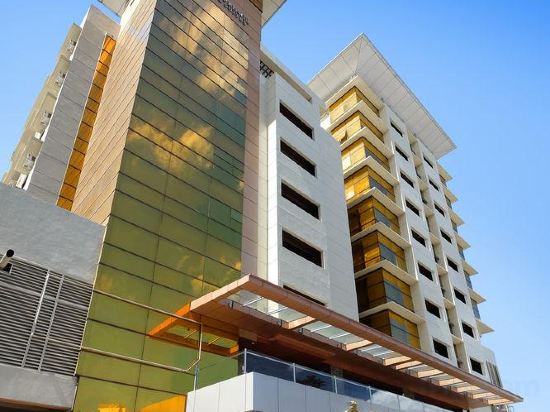 Фото Golden Prince Hotel and Suites