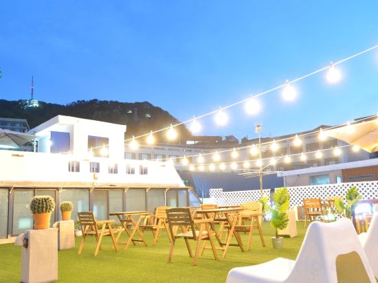 Фото Oyo Rooftop Hostel