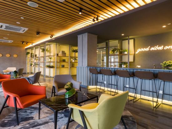 Фото Ceylonz Suite Kuala Lumpur, Roam