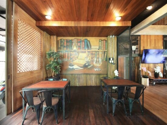 Фото The Chic Lipe - Hostel