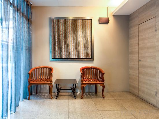 Фото Hotel 81 Lucky