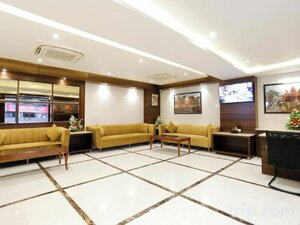 Гостиница Dolphin Grand