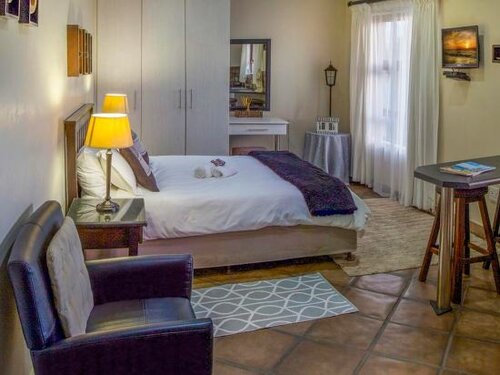 Гостиница Peaceful Guest Room With Double bed and Kitchen, Near Port Elizabeth в Порт-Элизабет