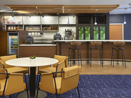 Фото Courtyard by Marriott Toronto Markham