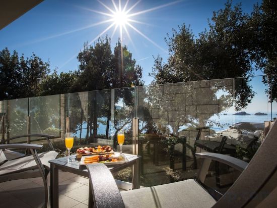 Фото Royal Ariston Hotel