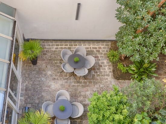 Фото Hôtel A La Villa des Artistes