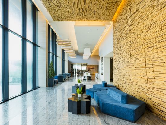 Фото Tsix5 Phenomenal Hotel Pattaya