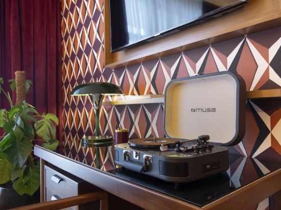 Фото Brown Acropol