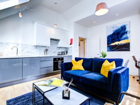 Фото Hybrid Resi - New Malden