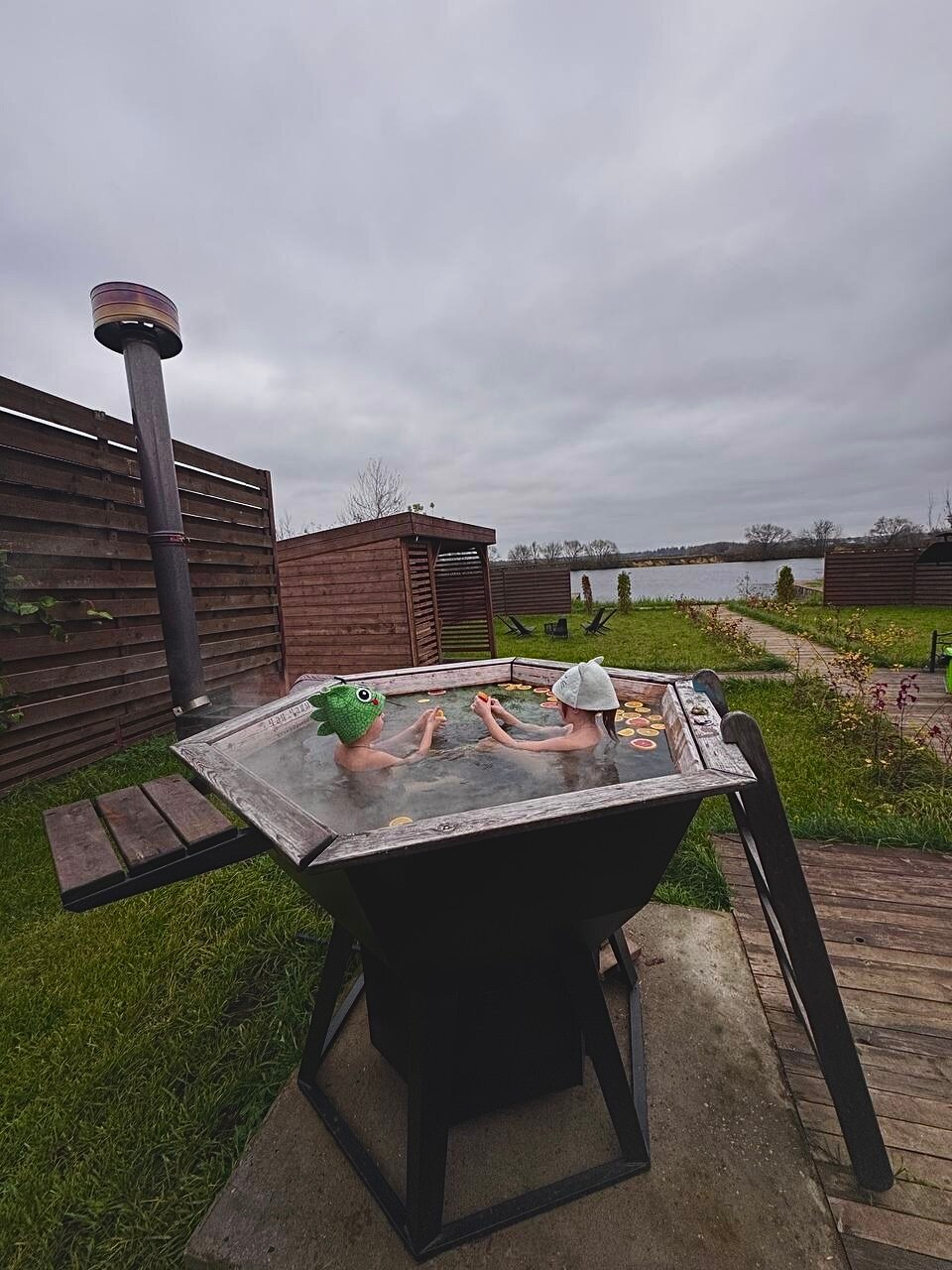 Фото Дом у реки