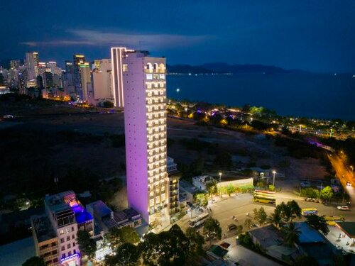 Avari Hotel