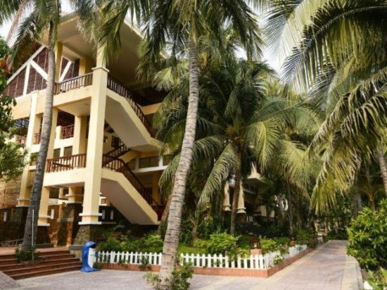 Фото Hon Rom Central Beach Resort