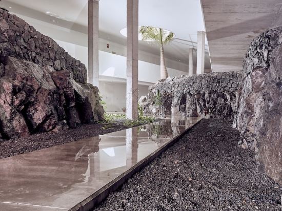 Фото Отель Baobab Suites