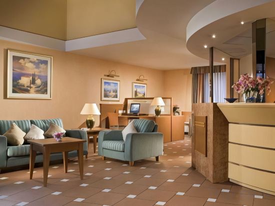 Фото Staycity Aparthotels Centre Vieux Port