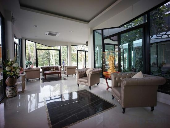 Фото Namthong Nan Hotel