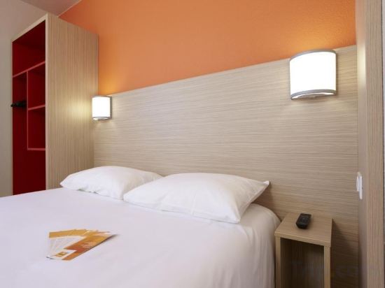 Фото Premiere Classe Geneve - Saint Genis Pouilly