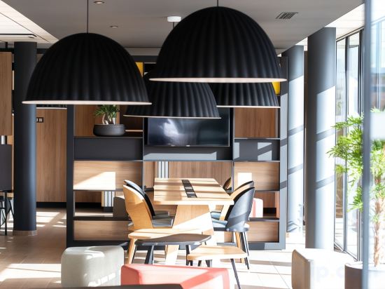 Фото B&b Hotel Compiègne