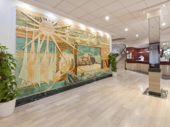 Фото Port Denia Hotel