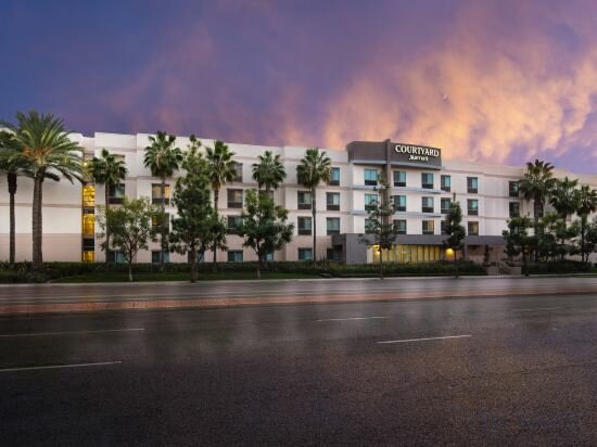 Фото Courtyard by Marriott Santa Ana Orange County