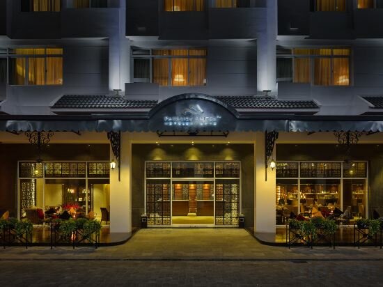 Фото Paradise Suites Hotel