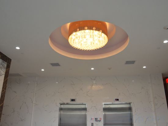 Фото Lic Plaza Hotel