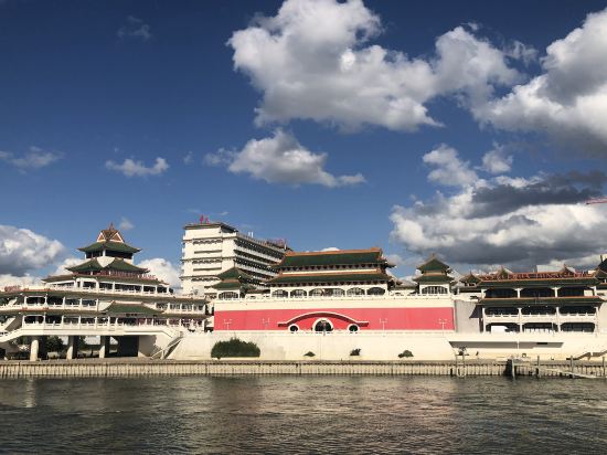 Фото Huatian Chinagora Hotel