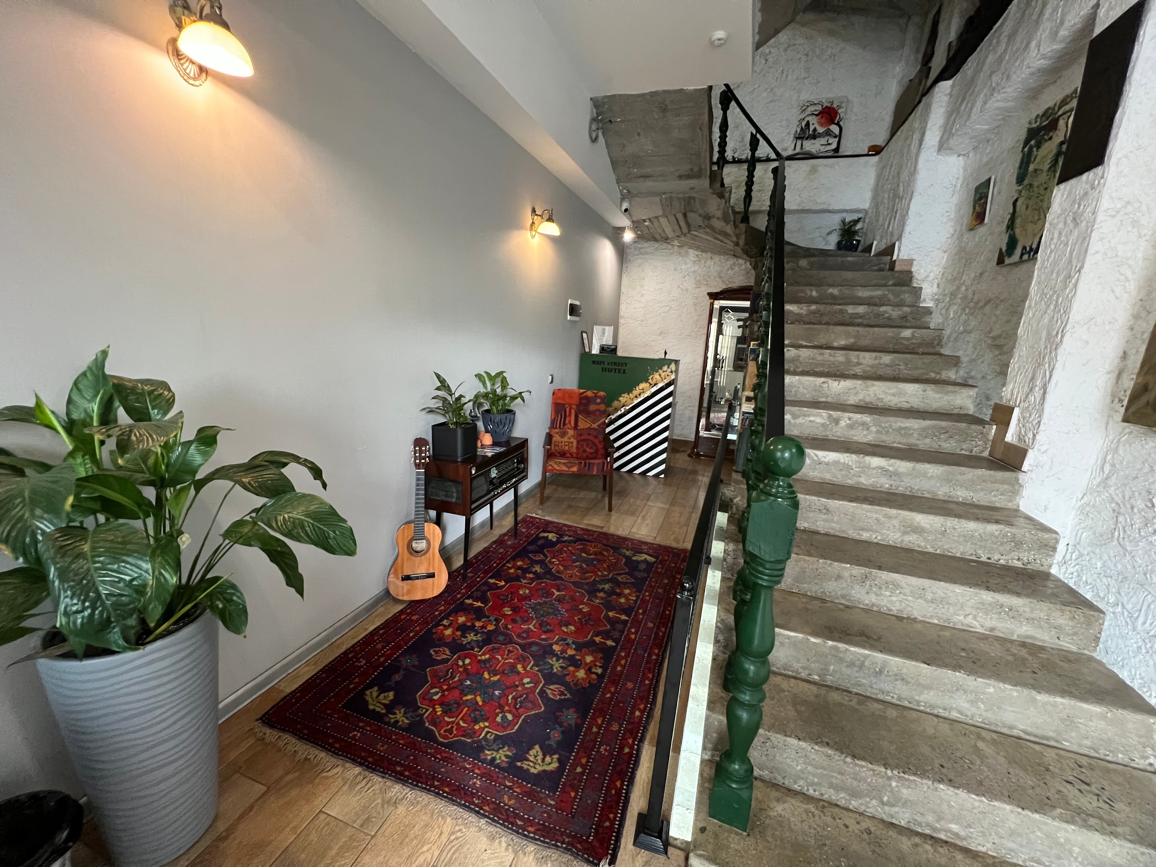 Фото Main Street Hotel