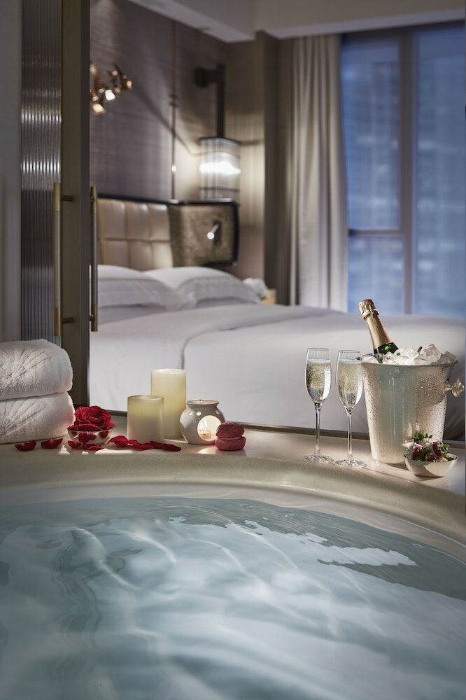 Фото The Landmark Mandarin Oriental, Hong Kong