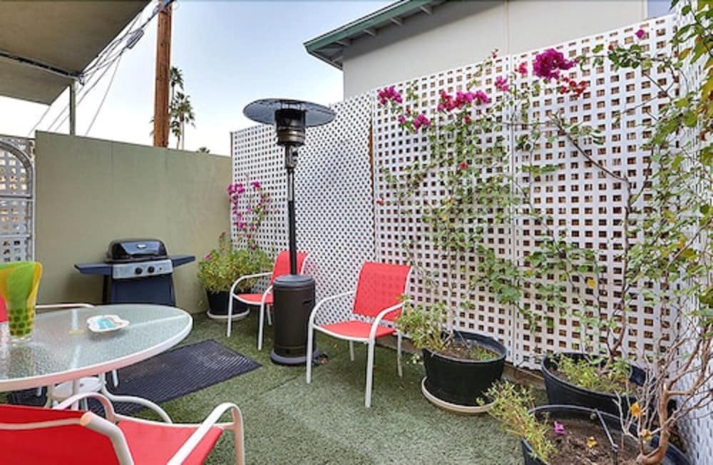 Фото Desert Riviera Hotel