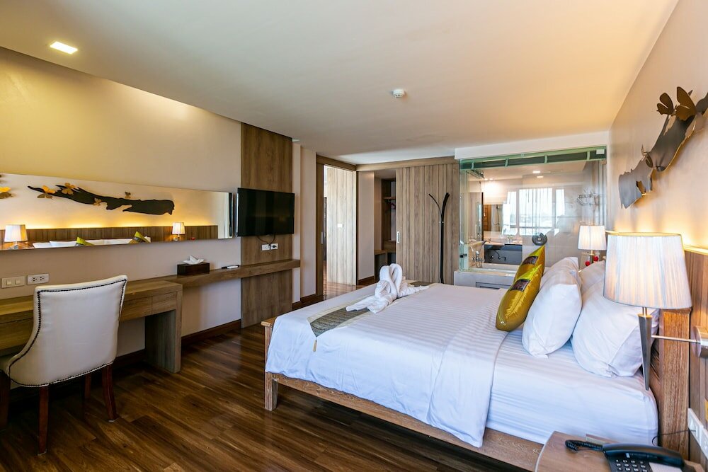 Фото Grand Ratchapruek Hotel