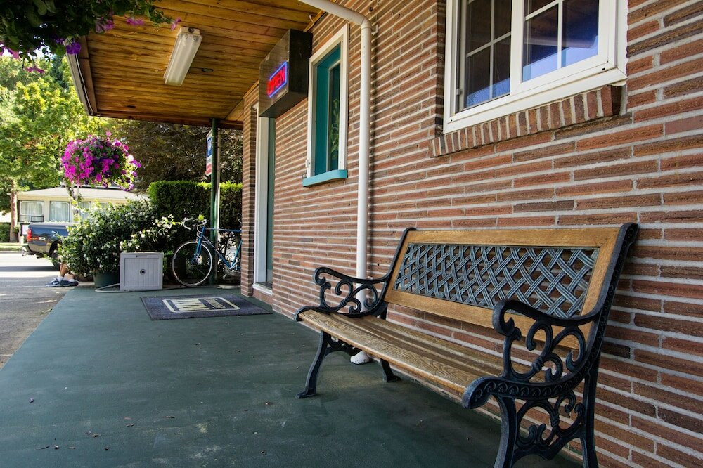 Фото Courtesy Inn Eugene Downtown