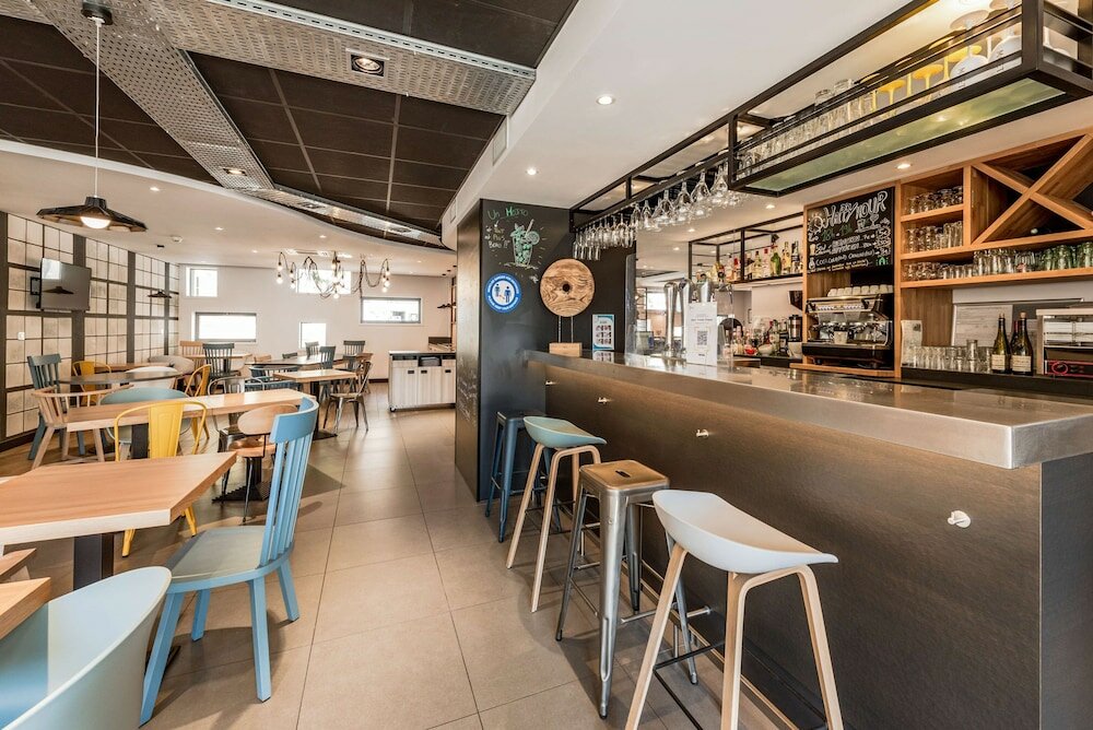 Фото Campanile Chartres Centre - Gare - Cathédrale