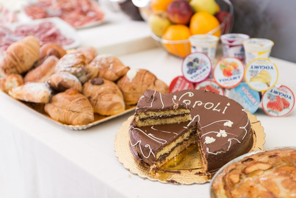 Фото Napoli's Gold Hotel