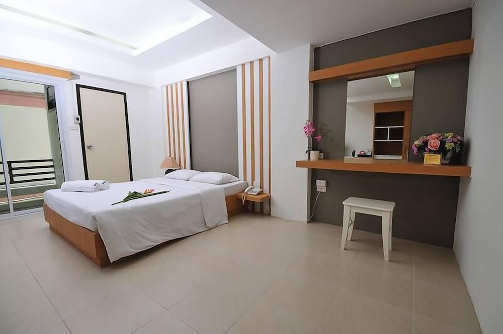 Фото Beerapan Hotel