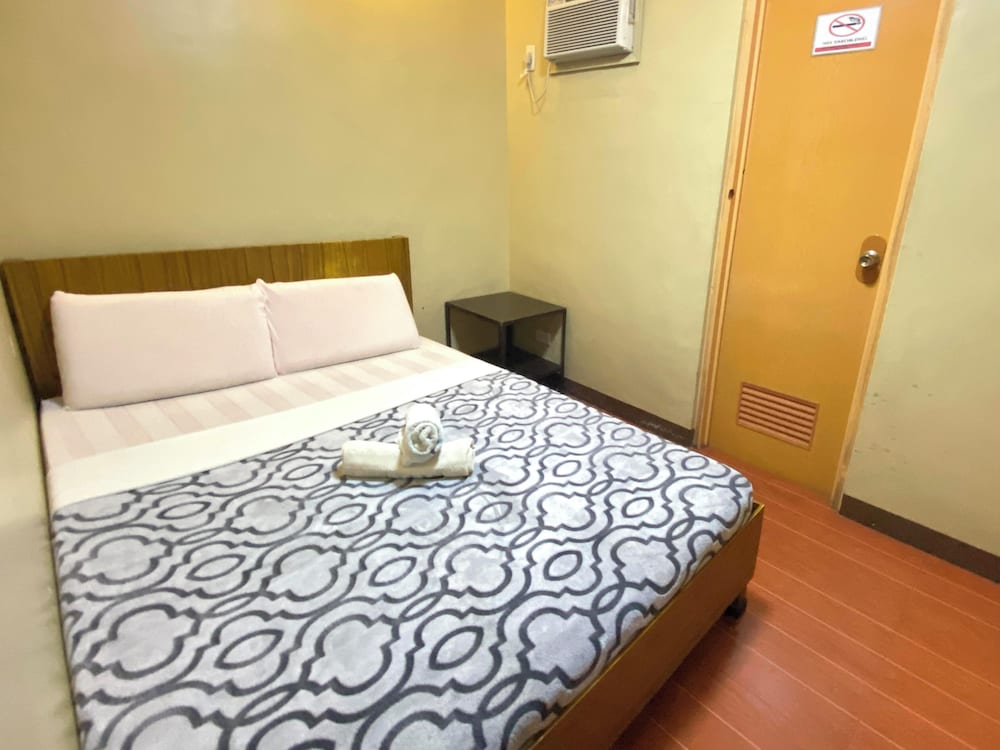 Фото East Square Inn